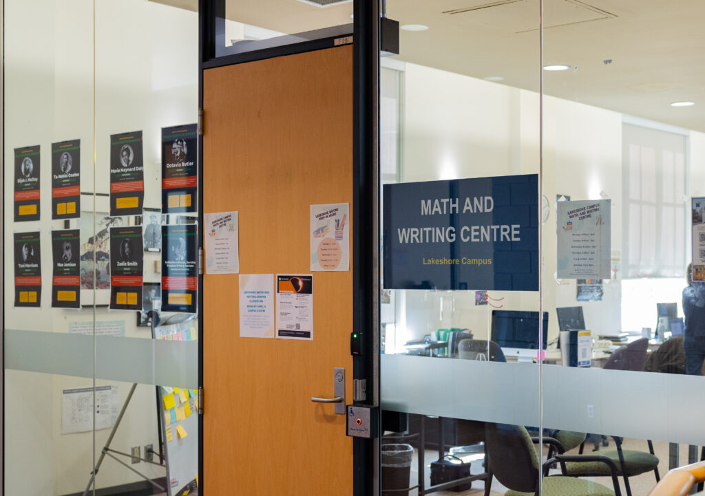 A picture of the entrance of the Math and Writing Centre at the Lakeshore campus.