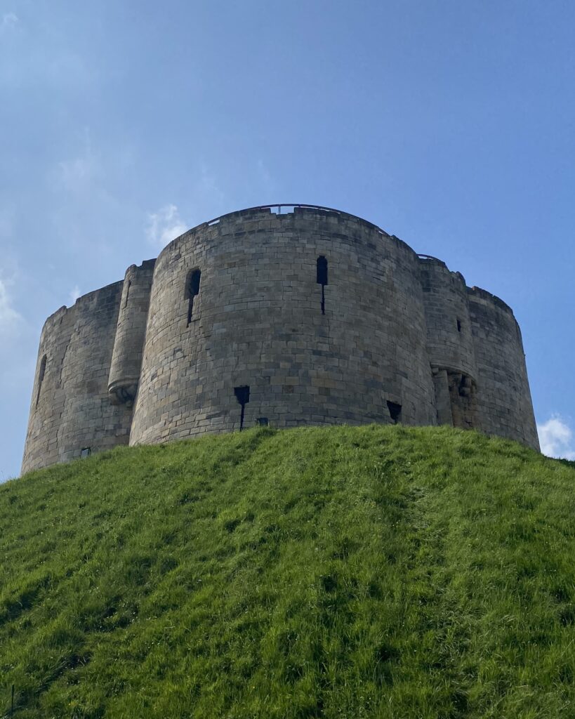 Picture of Cliffords Tower in York, England.