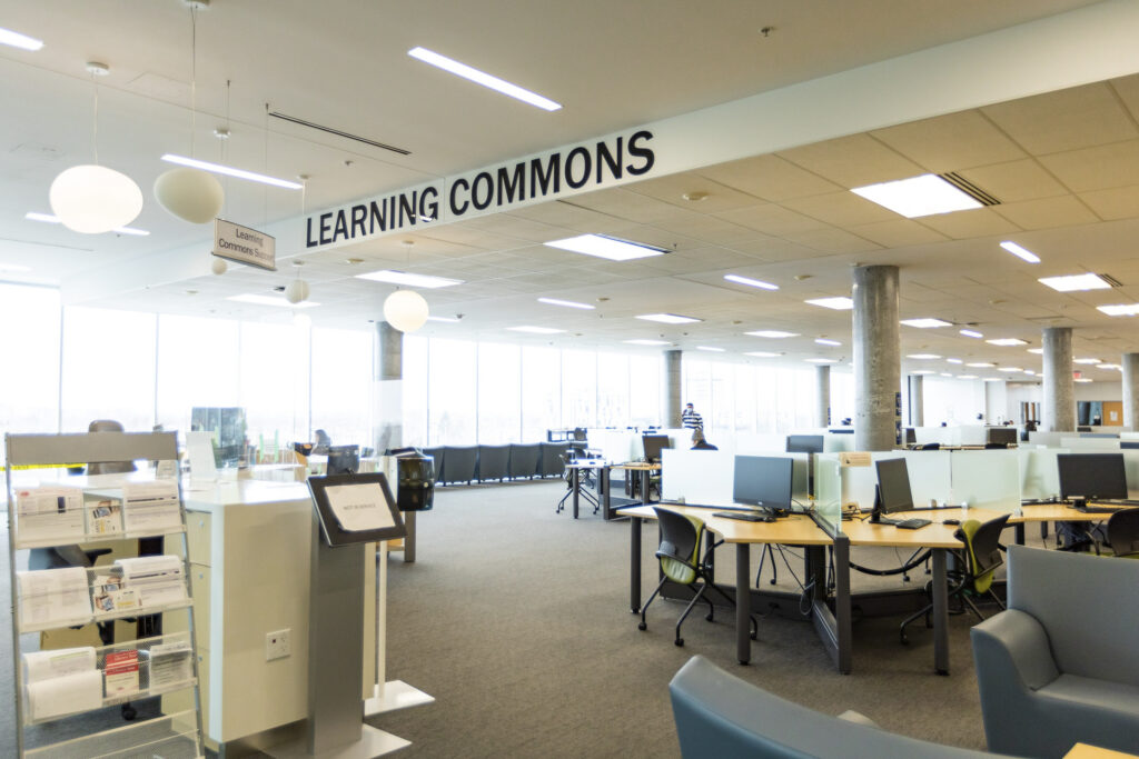 A wide angle shot of the Humber Polytechnic - North Campus' Learning Commons.