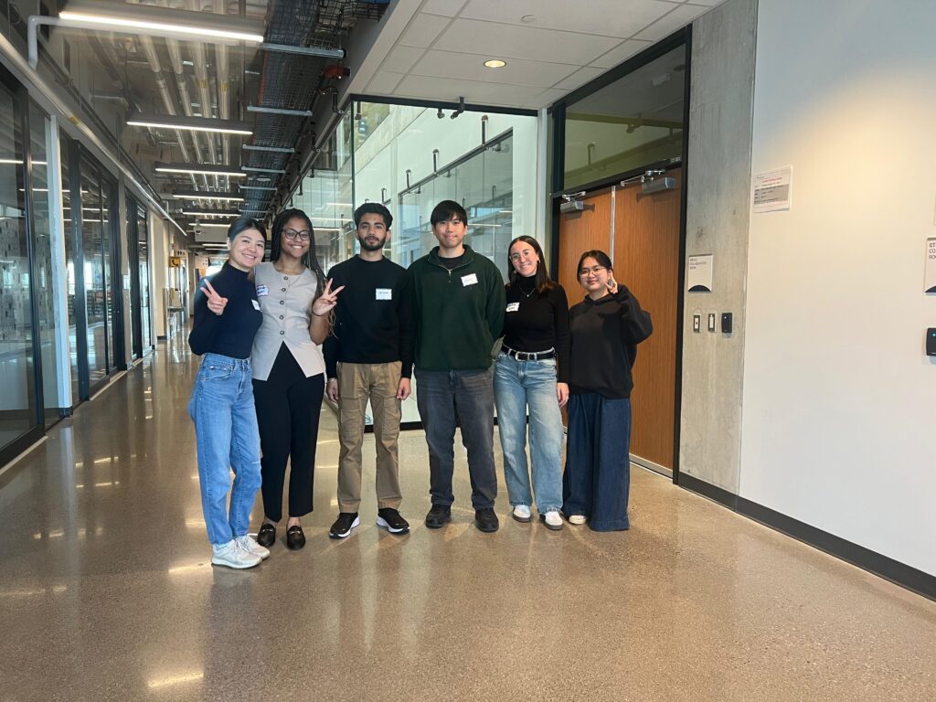 Group of students posing for a picture.