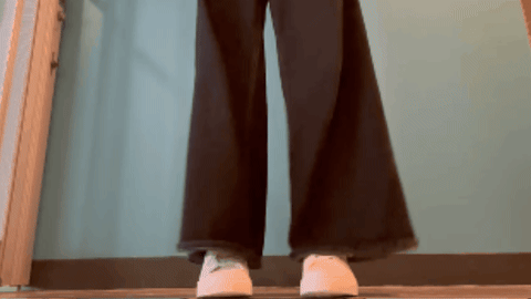 Video of the shoes in their default style